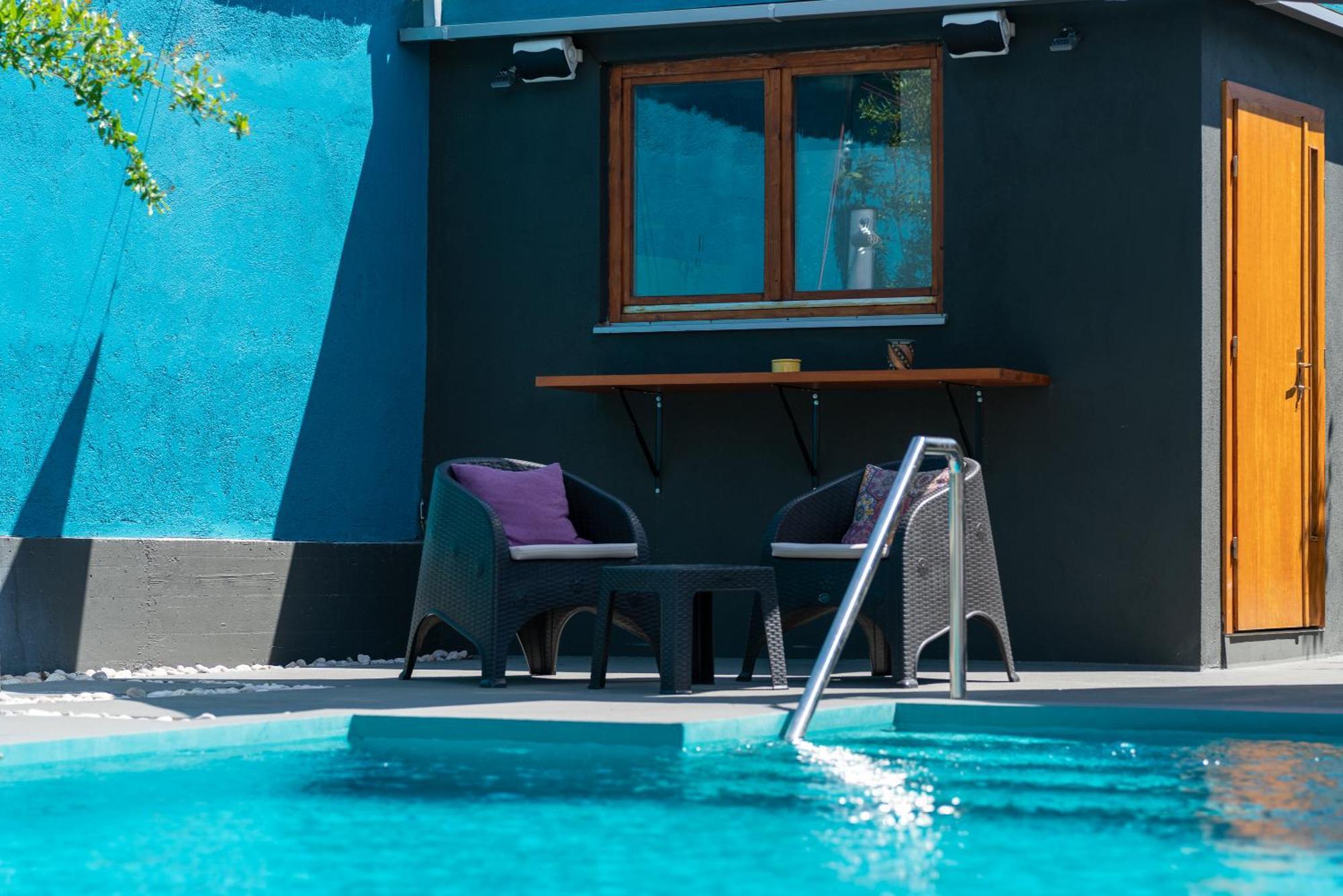 Pure Sky - With Pool
